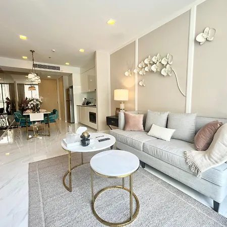 Luxury Modern Best Location Nana Asoke 65Sqm 2 Bed 2 Bathroom Sleeps 4